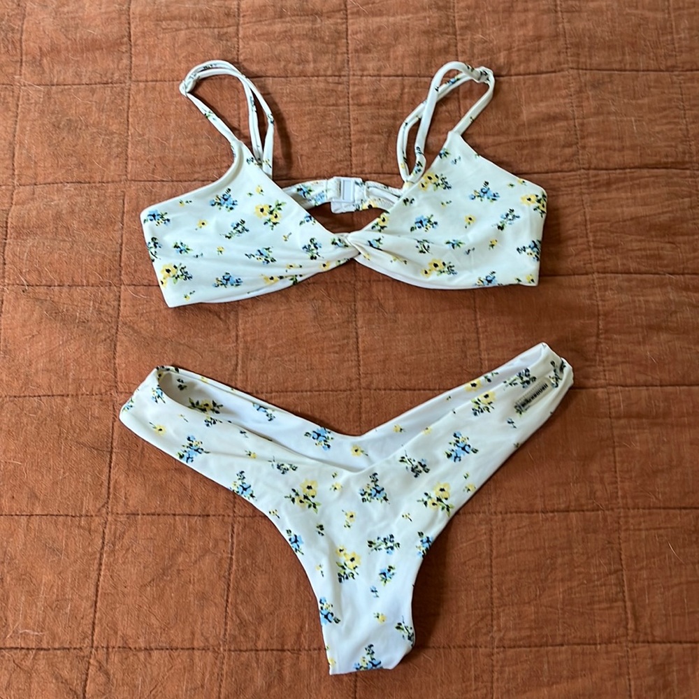 Blackbough swim floral bikini set